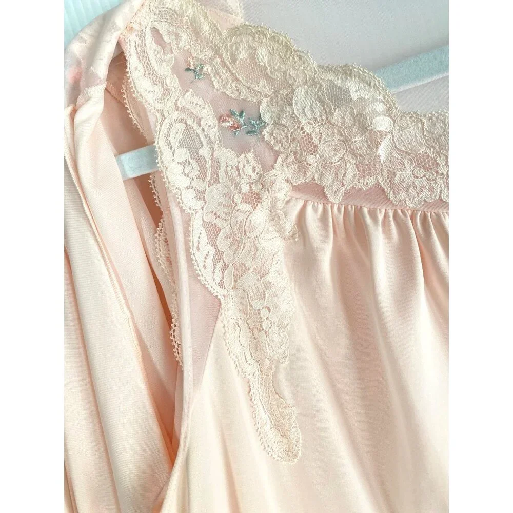 size M pink Shadowline nylon‎ vintage gown/robe set lace trim button front